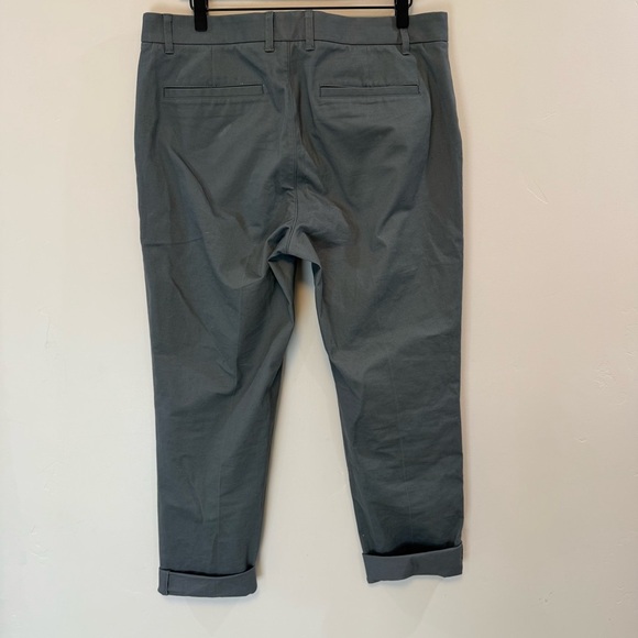 EVERLANE Men's Gray/green performance Chino Pants - Picture 4 of 9